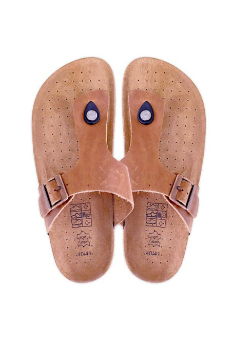 Brown leather flip flops with cinnamon