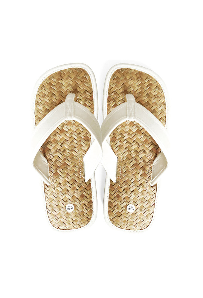 Weisse Flip Flops mit einem Schilf Fussbett